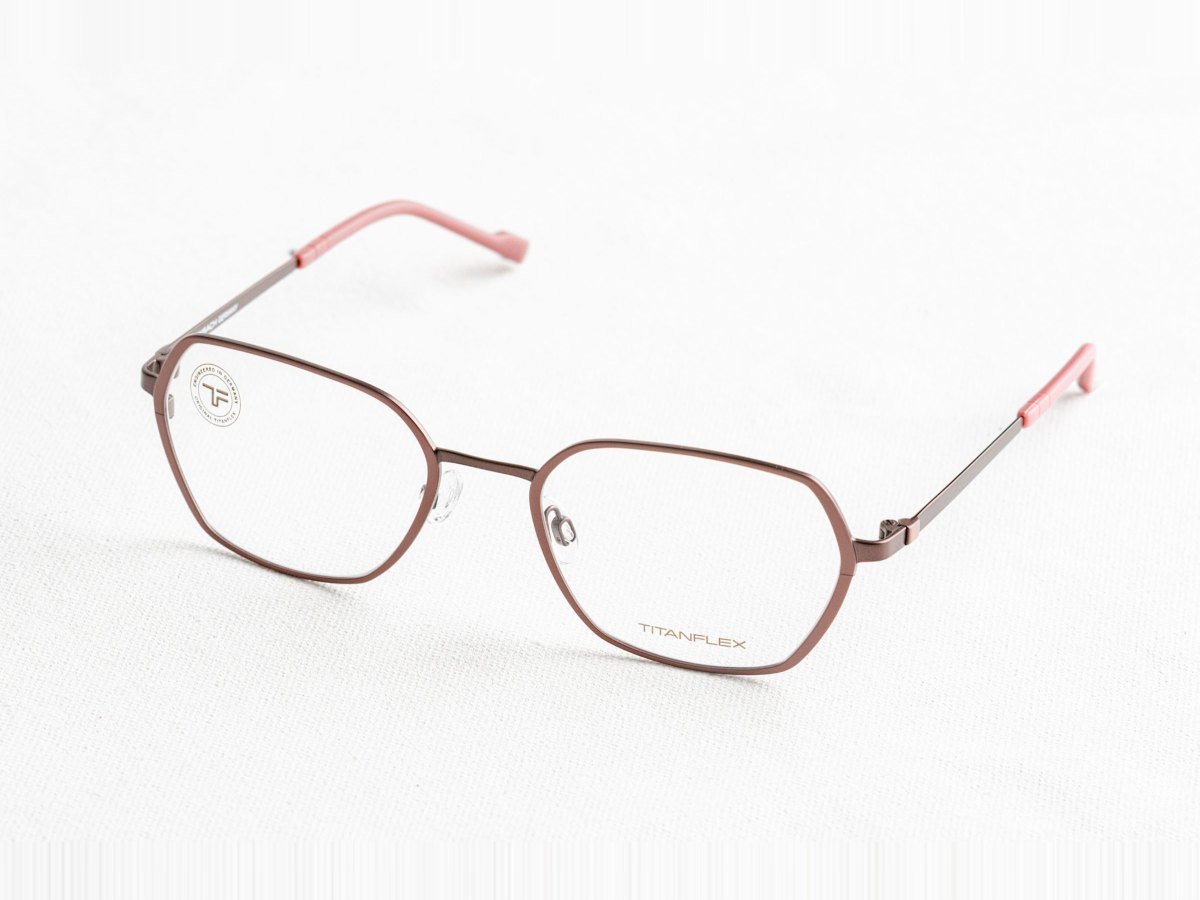 Titan Rimless Air metal frame in close-up